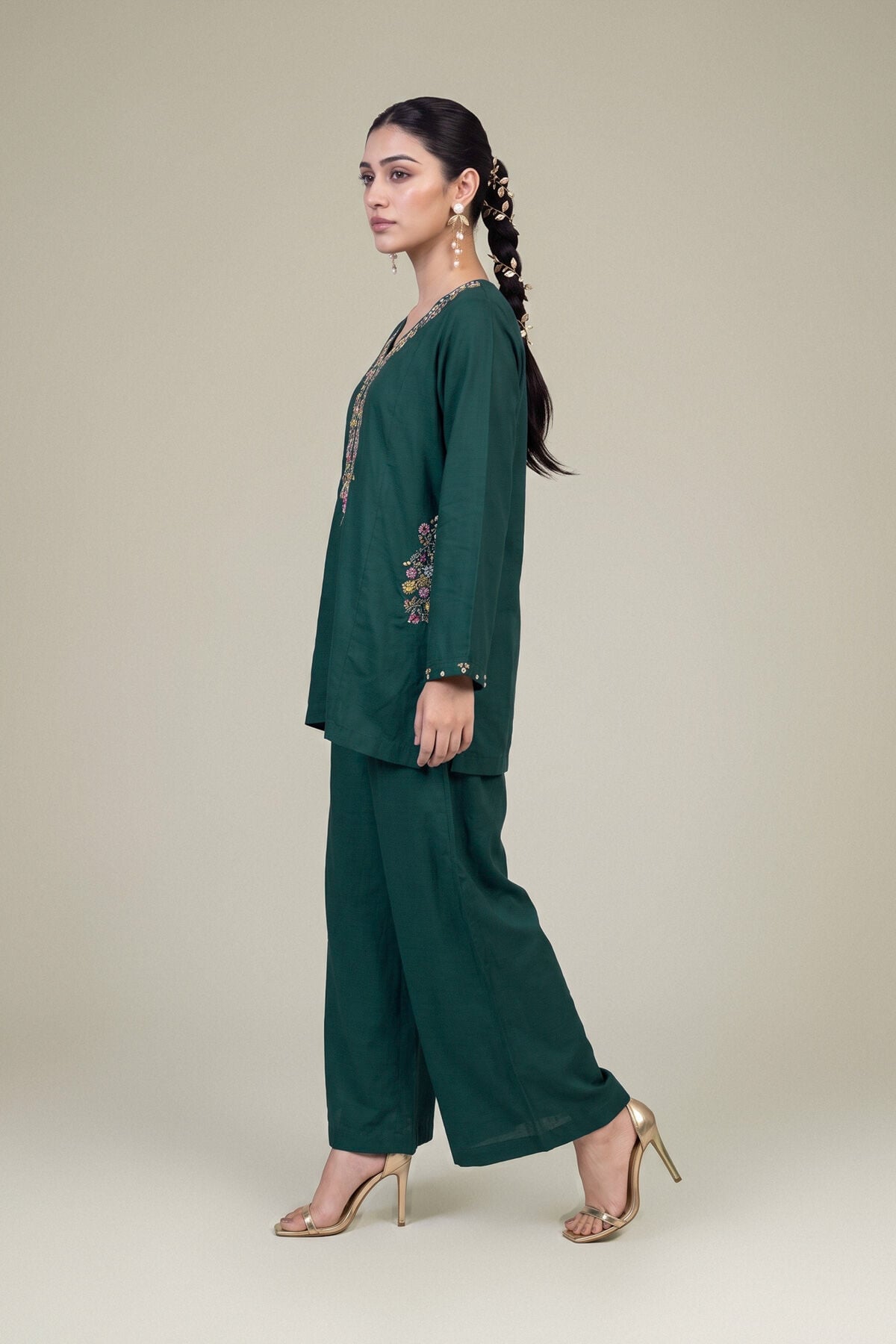 Retail Price: 4,000/-PKR