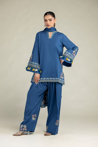 Embroidered Cambric Floral Blue Kurta