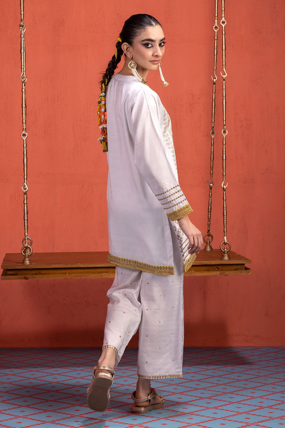 White kurta design 2019 for girl on sale