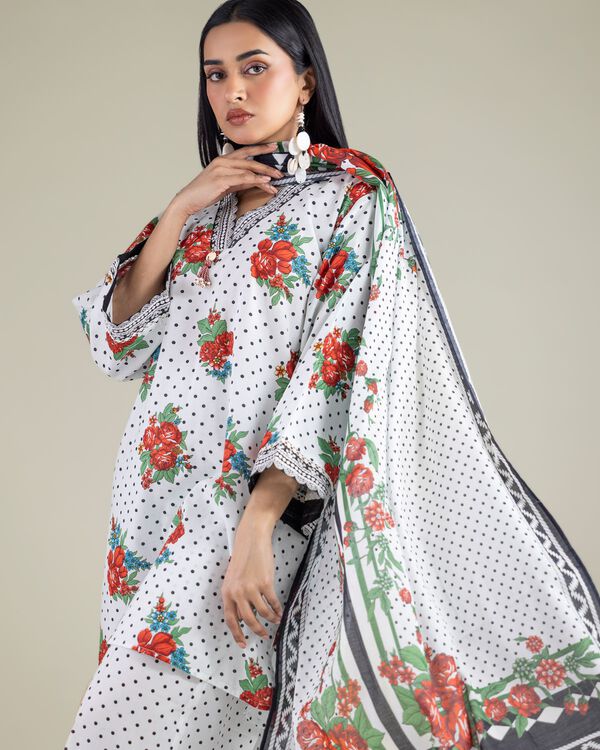 Tailored Lawn Set