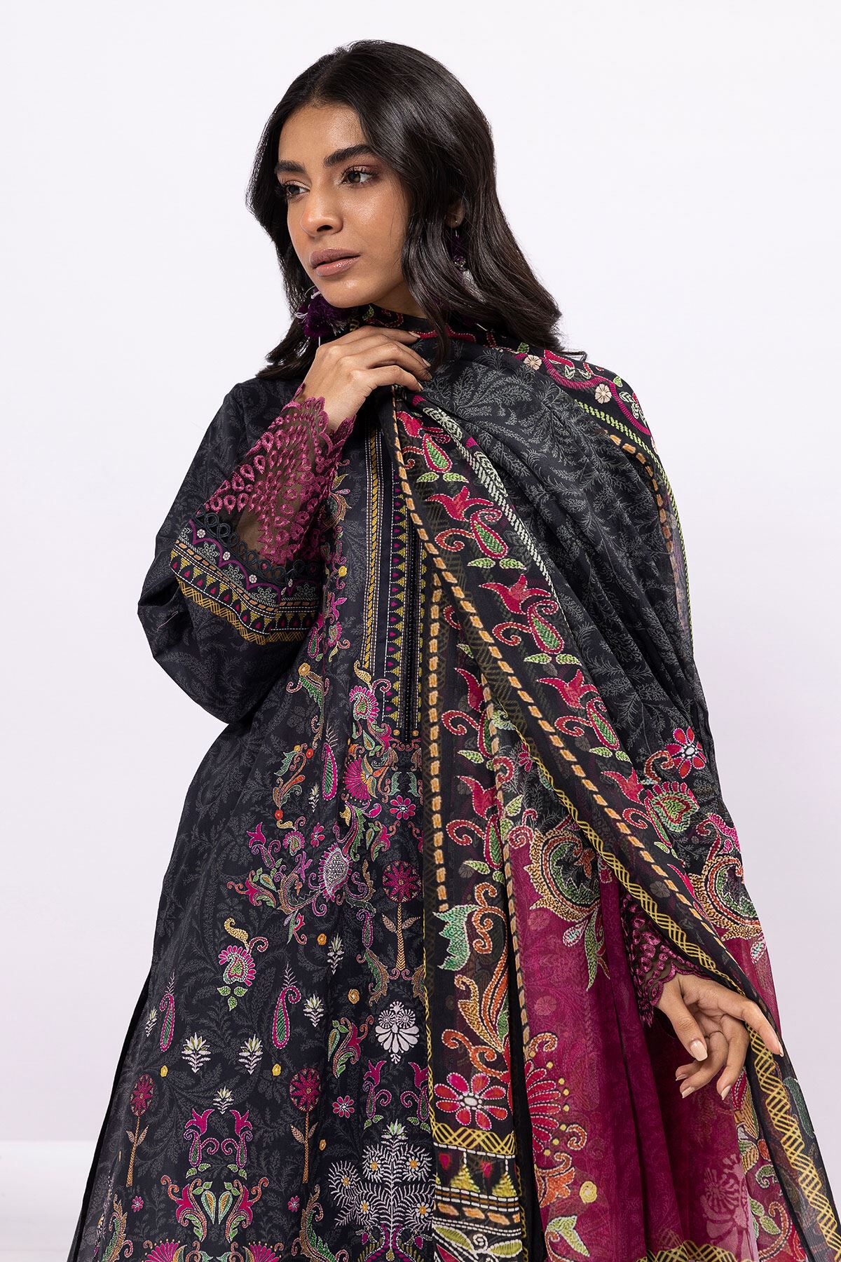 Khaadi sales velvet shawls