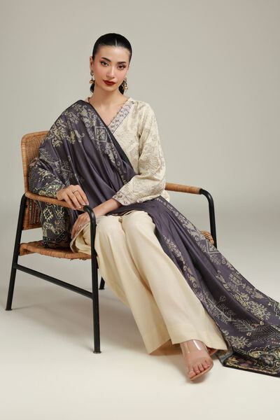 green emerald velvet dress Pakistani Formal Dress By Khaadi