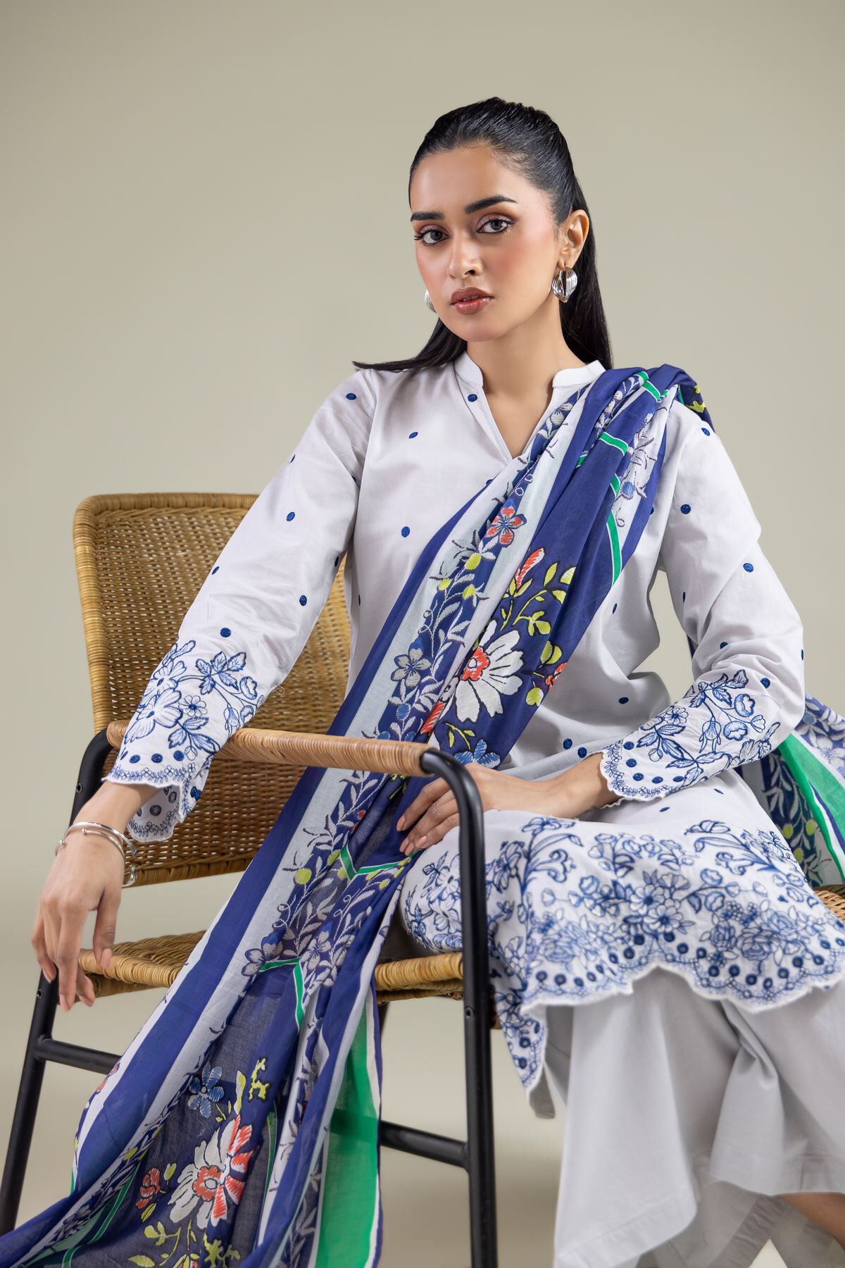 Buy Spring Lawn Dupatta | 1300.00 PKR | 1-26-140-C-C-VG_MULTI