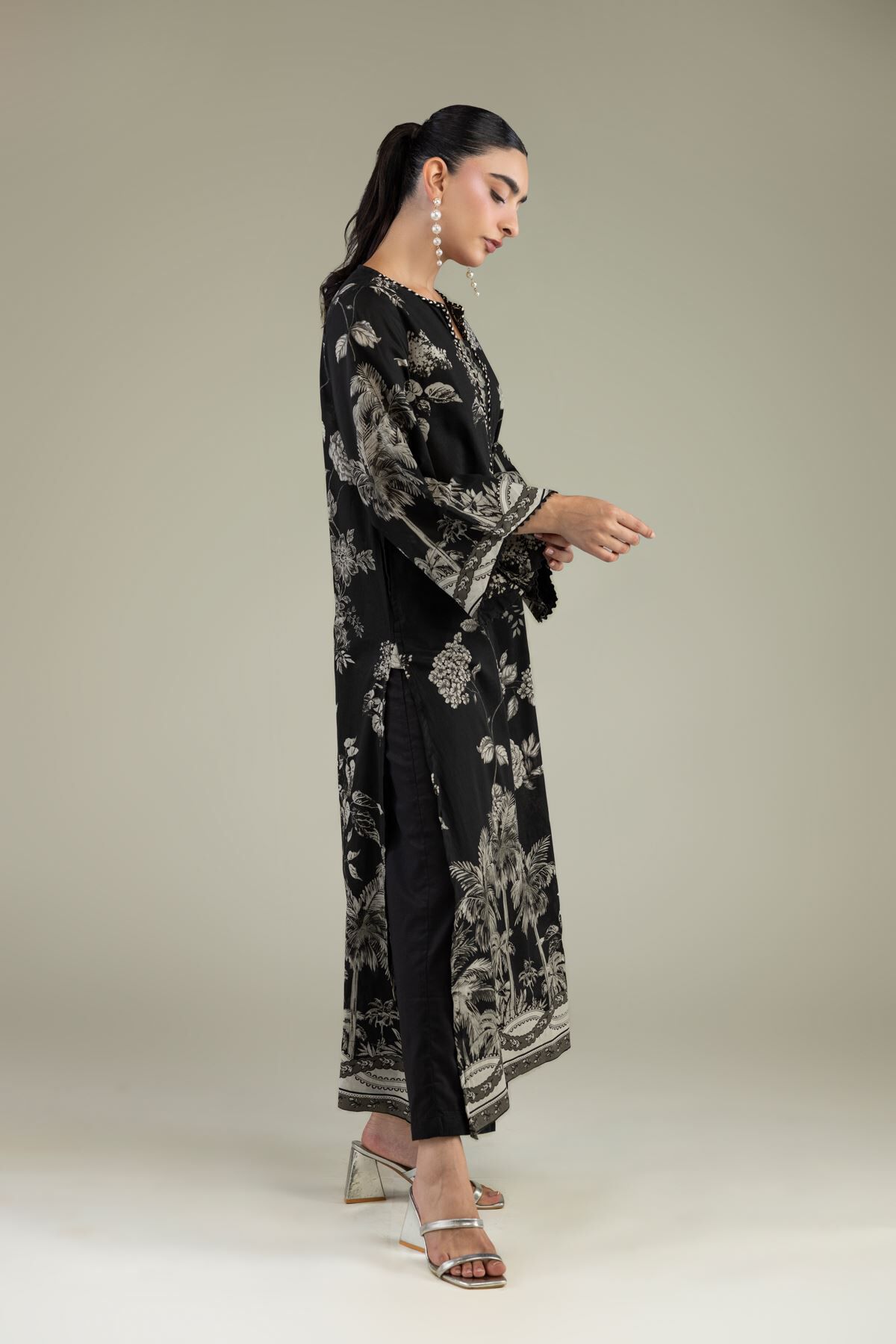 Khaadi - Black Solid Pants