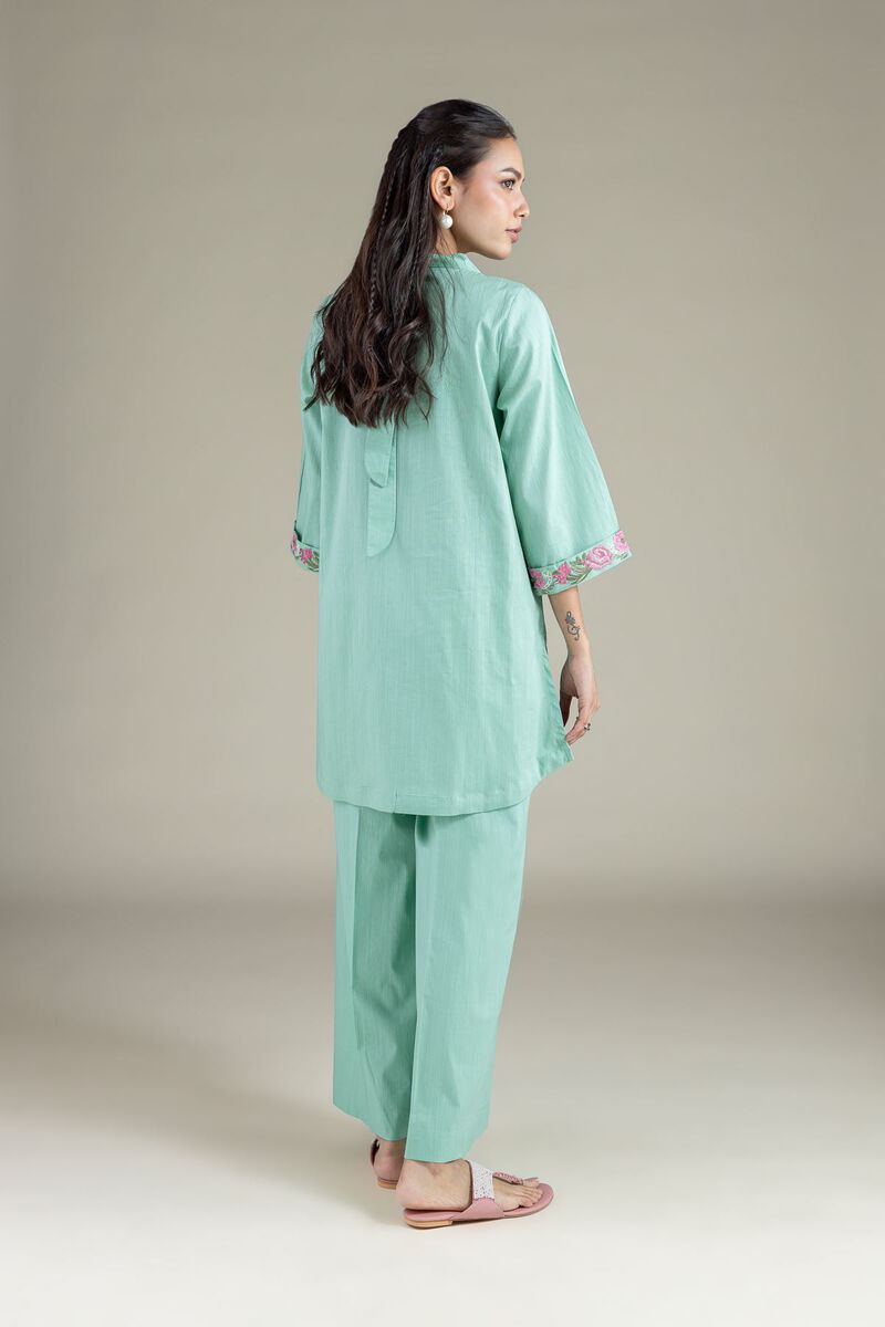 Floral Threadwork Kurta