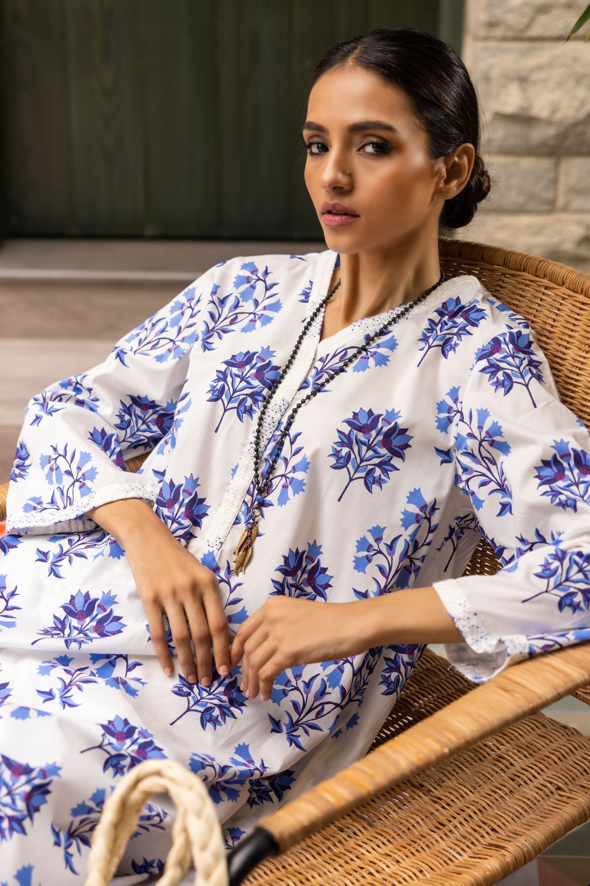 Buy Kurta Embroidered 1845.00 PKR 1001785652 Khaadi Pakistan