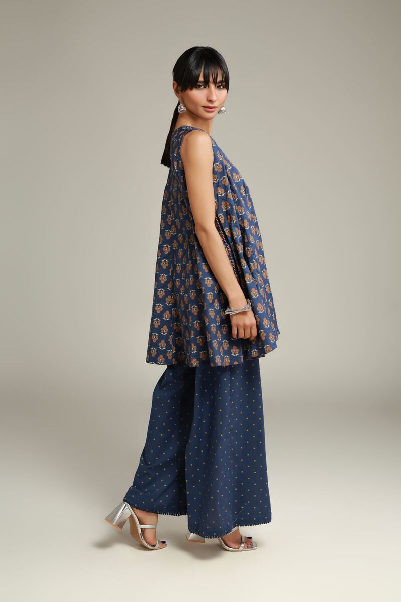 Floral Sleeveless Kurta