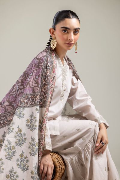 Off-white V-Neck Kurta, image 1