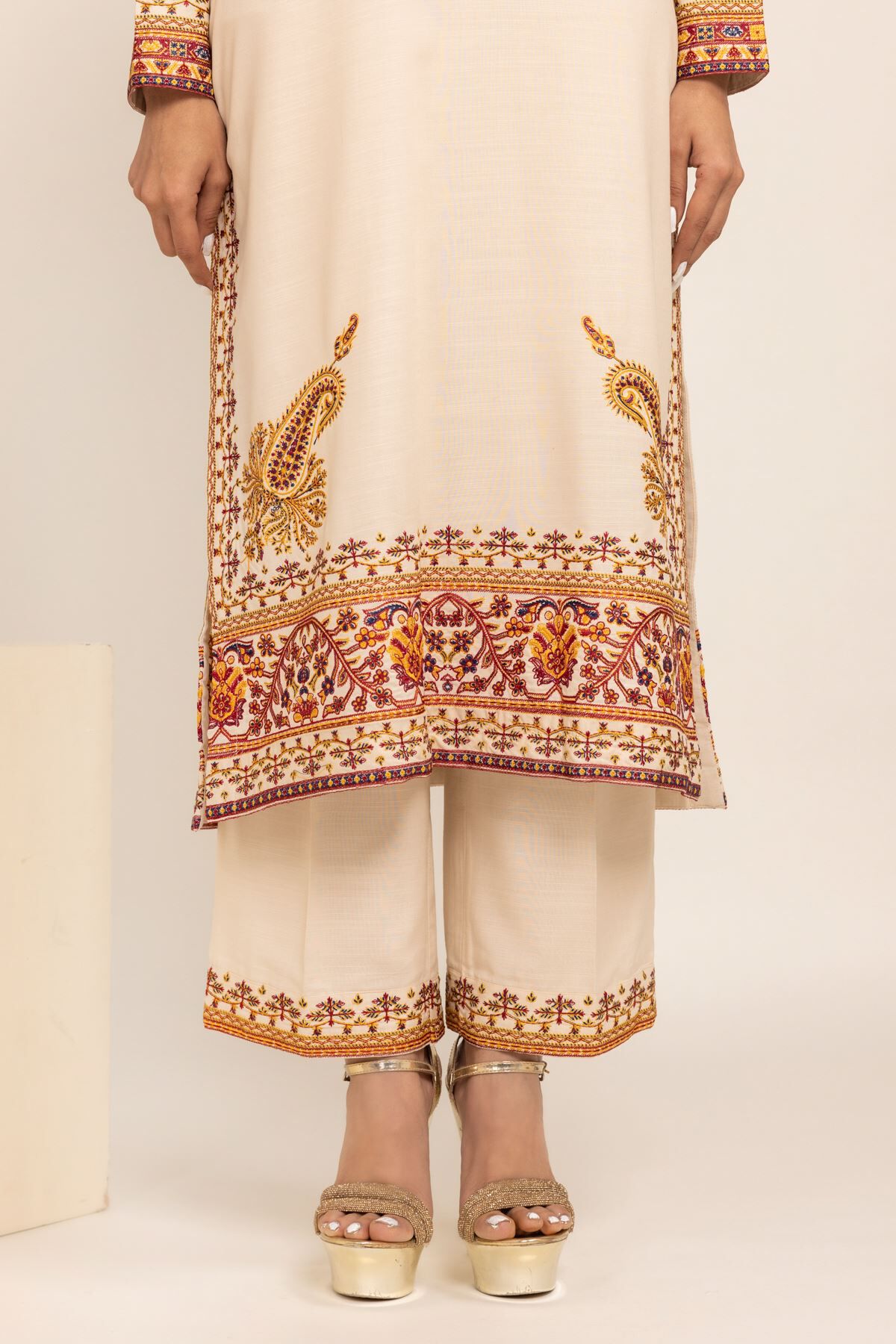 Khaadi embroidered trousers best sale