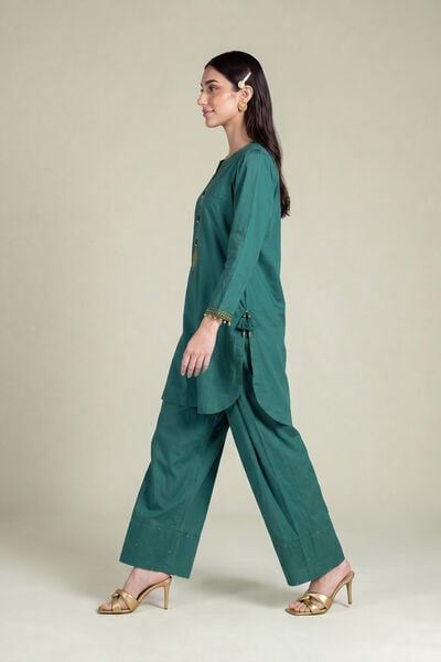 Embroidered Cambric Solid Teal Shalwar