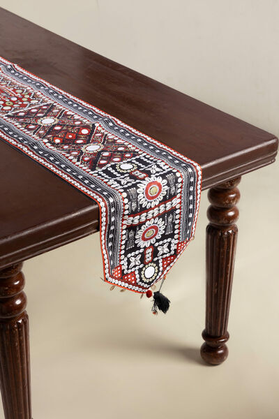 Printed Poly Sateen 12x96in Table Runner