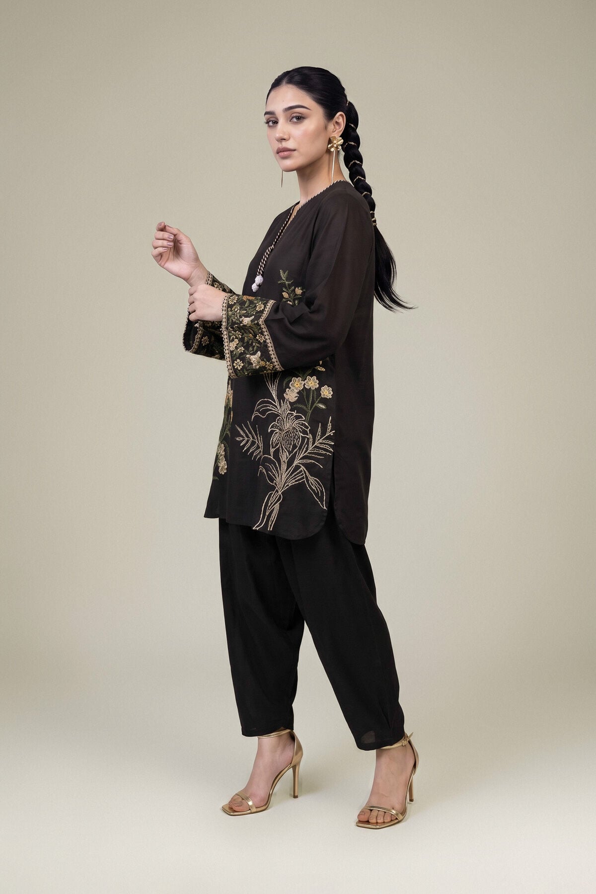 Retail Price: 4,000/-PKR