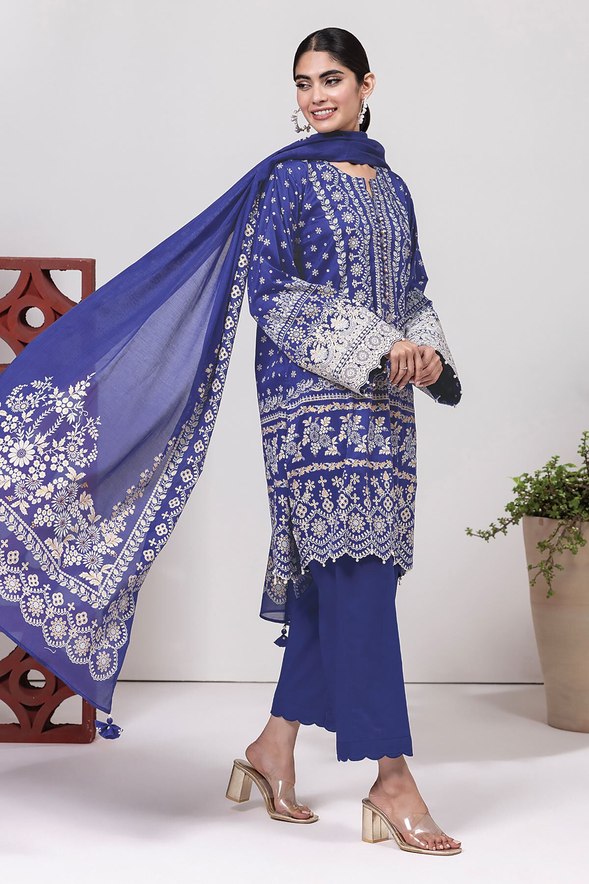 Khaadi suit price discount