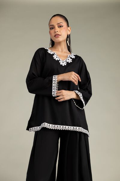 Embroidered Cambric Cambric Black Kurta