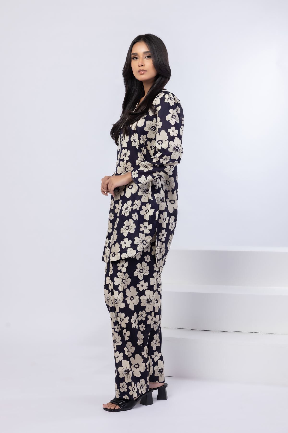 user_242dea43　様 Buy Kurta | 0.0 N/A | 25-08-8E3-04TA-VG_MULTI | Khaadi Pakistan