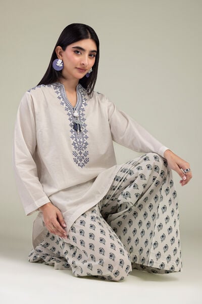 Embroidered Cambric White V-Neck Kurta