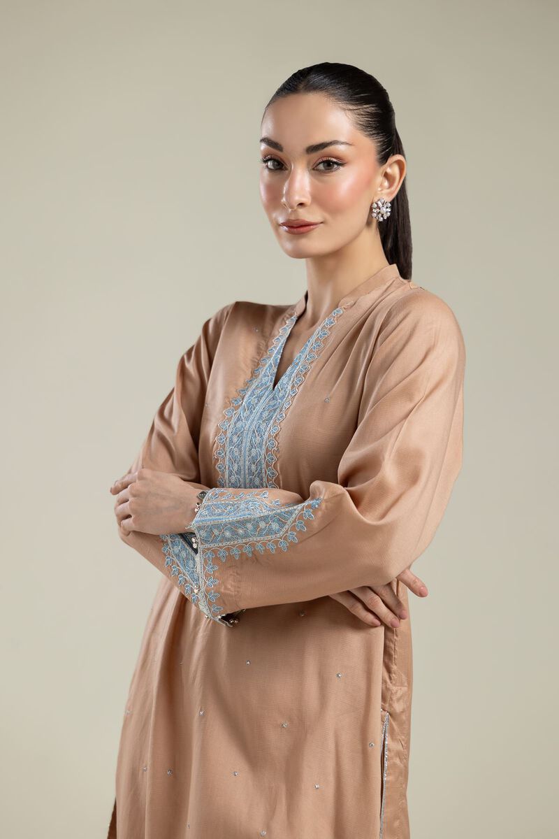 Embroidered V-Neck Kurta