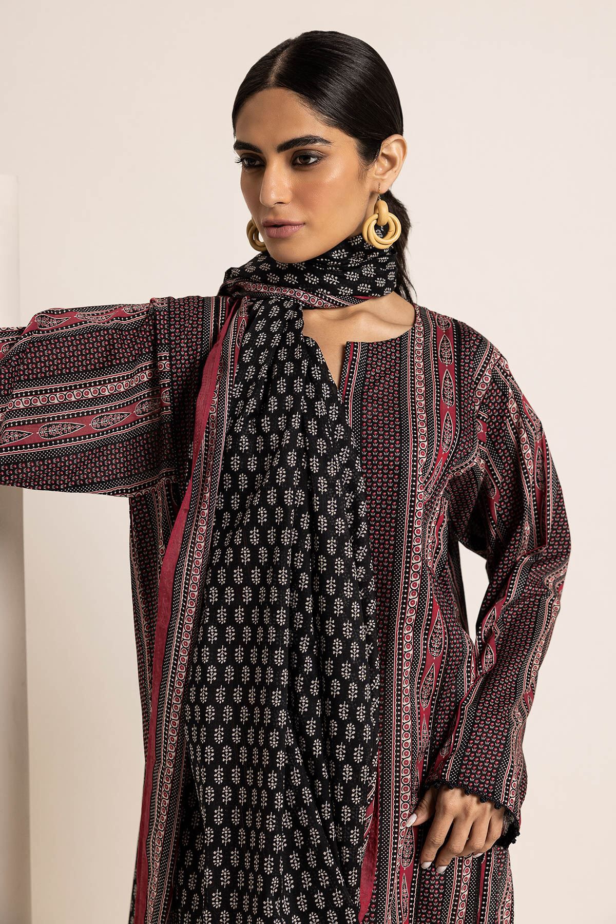 Buy Fabrics 2 Piece Top Dupatta 1794.00 PKR 1001777523