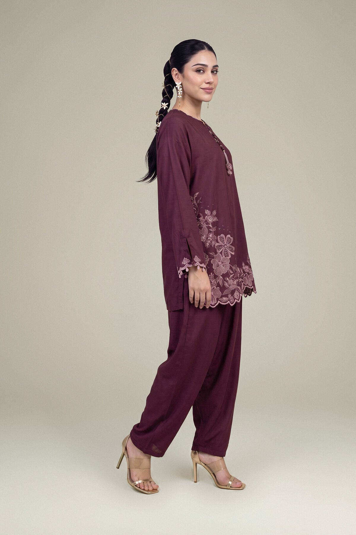 Retail Price: 4,000/-PKR