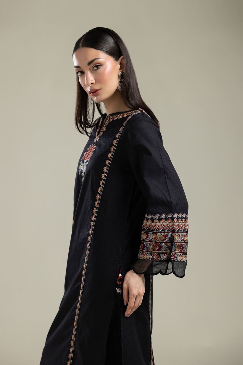 Black Embroidered Kurta
