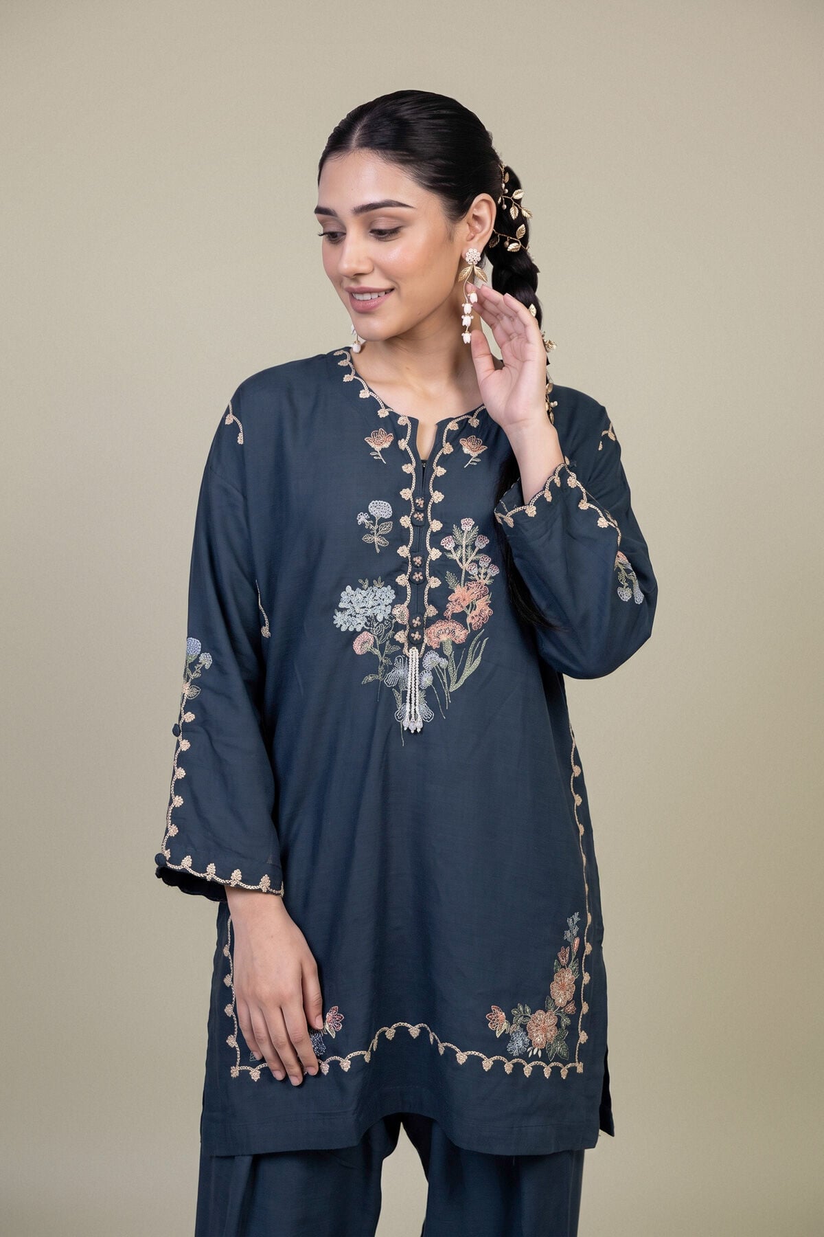 Retail Price: 6,000/-PKR
