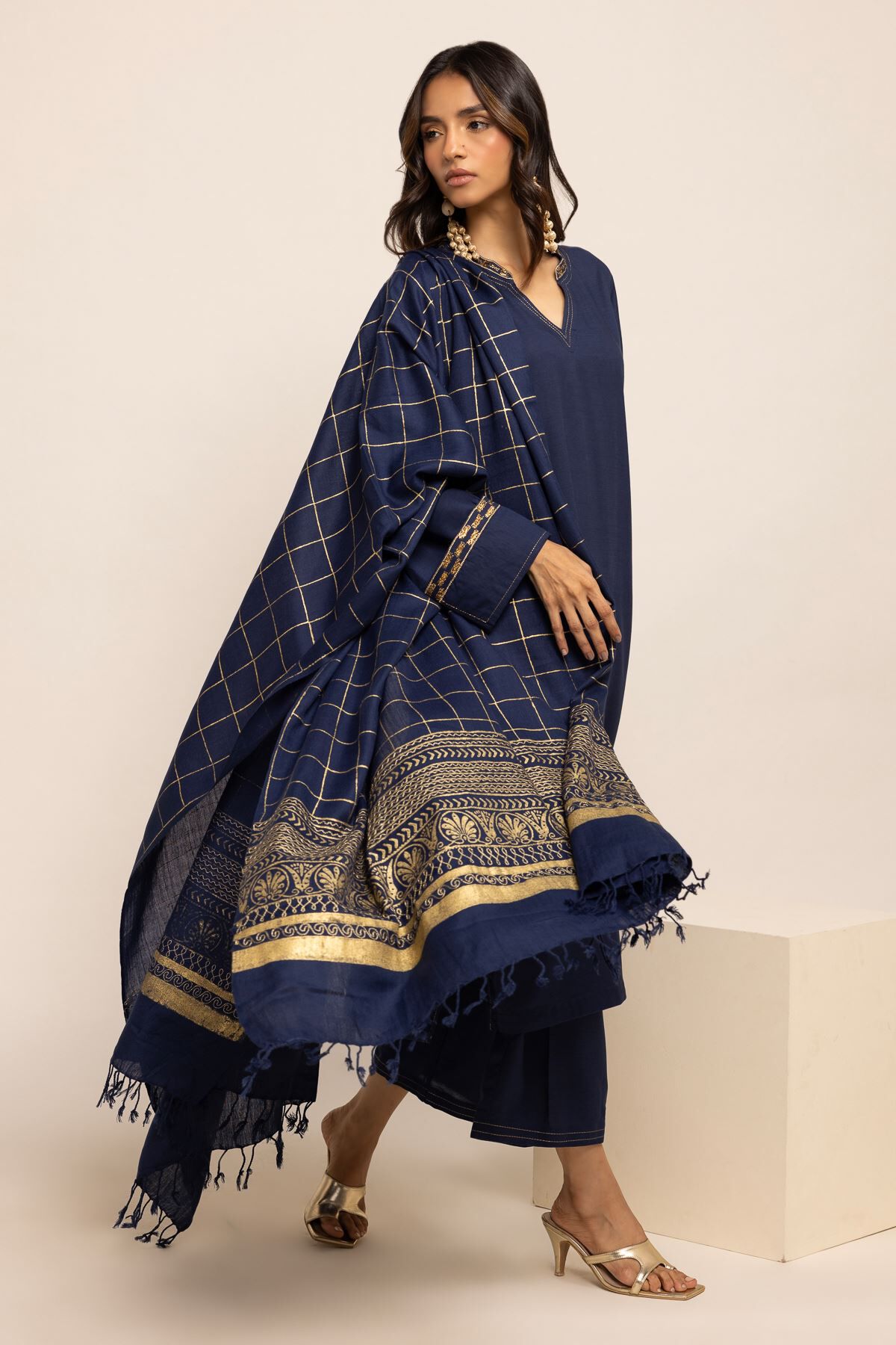 Khaadi Shawl Collection Shop Basic Printed Embroidered
