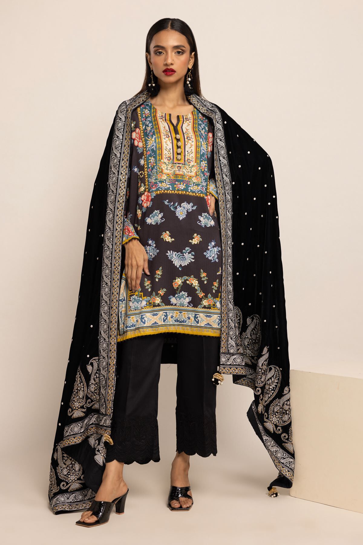 Khaadi shawls hot sale
