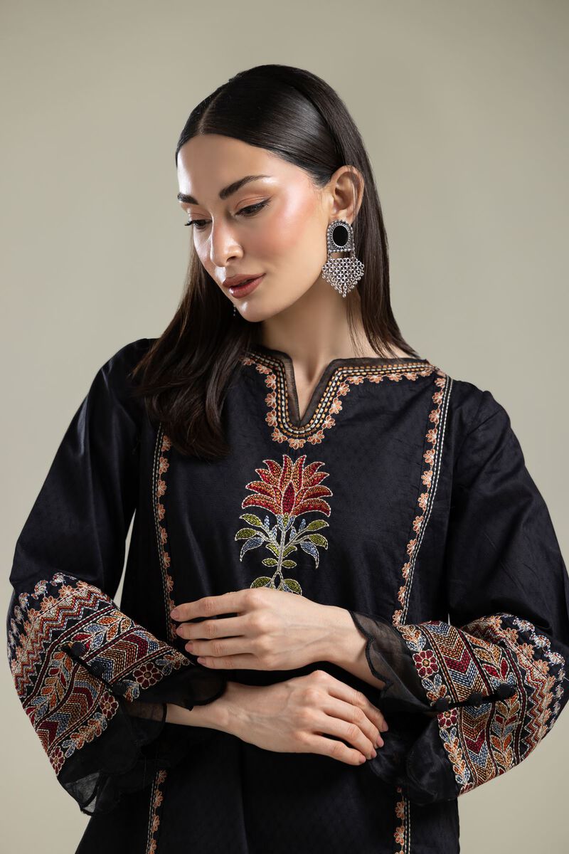 Black Embroidered Kurta