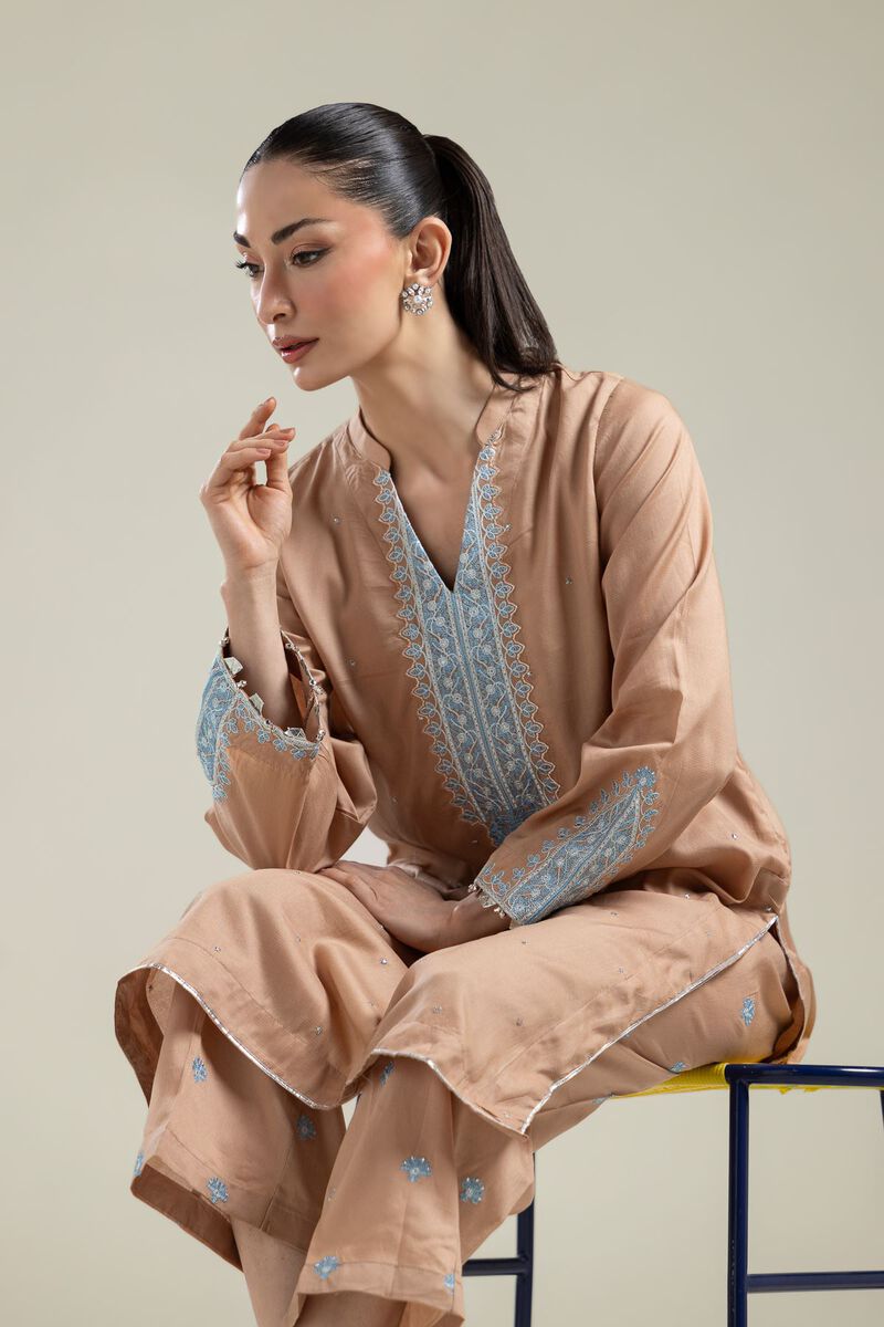 Embroidered V-Neck Kurta