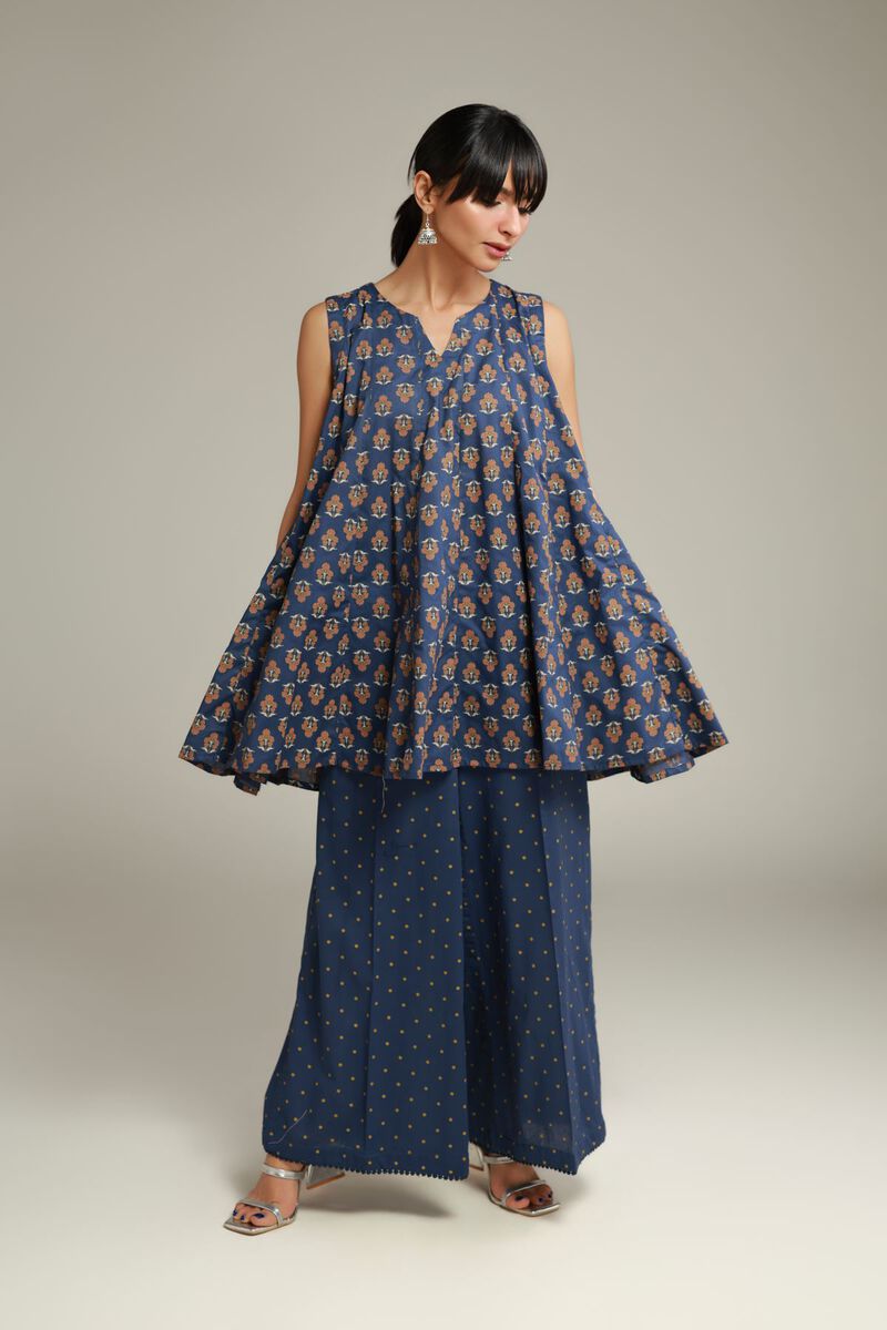 Floral Sleeveless Kurta