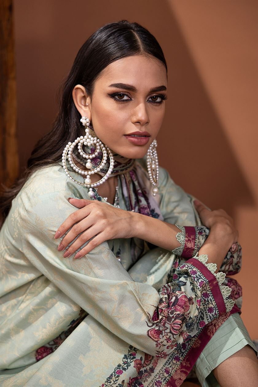 Khaadi store formal wear