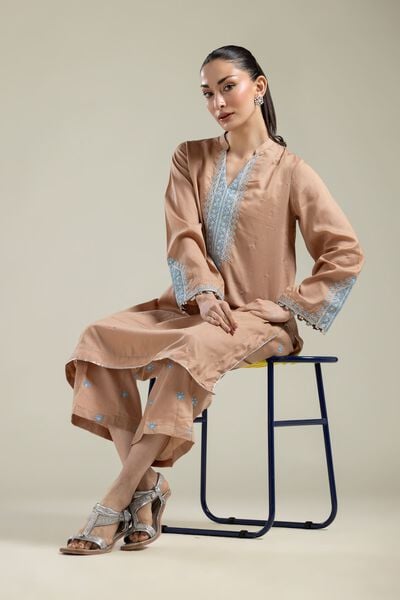 Embroidered V-Neck Kurta, image 1