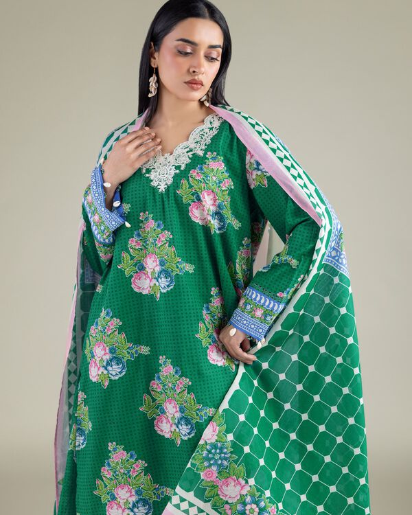 Tailored Lawn Set