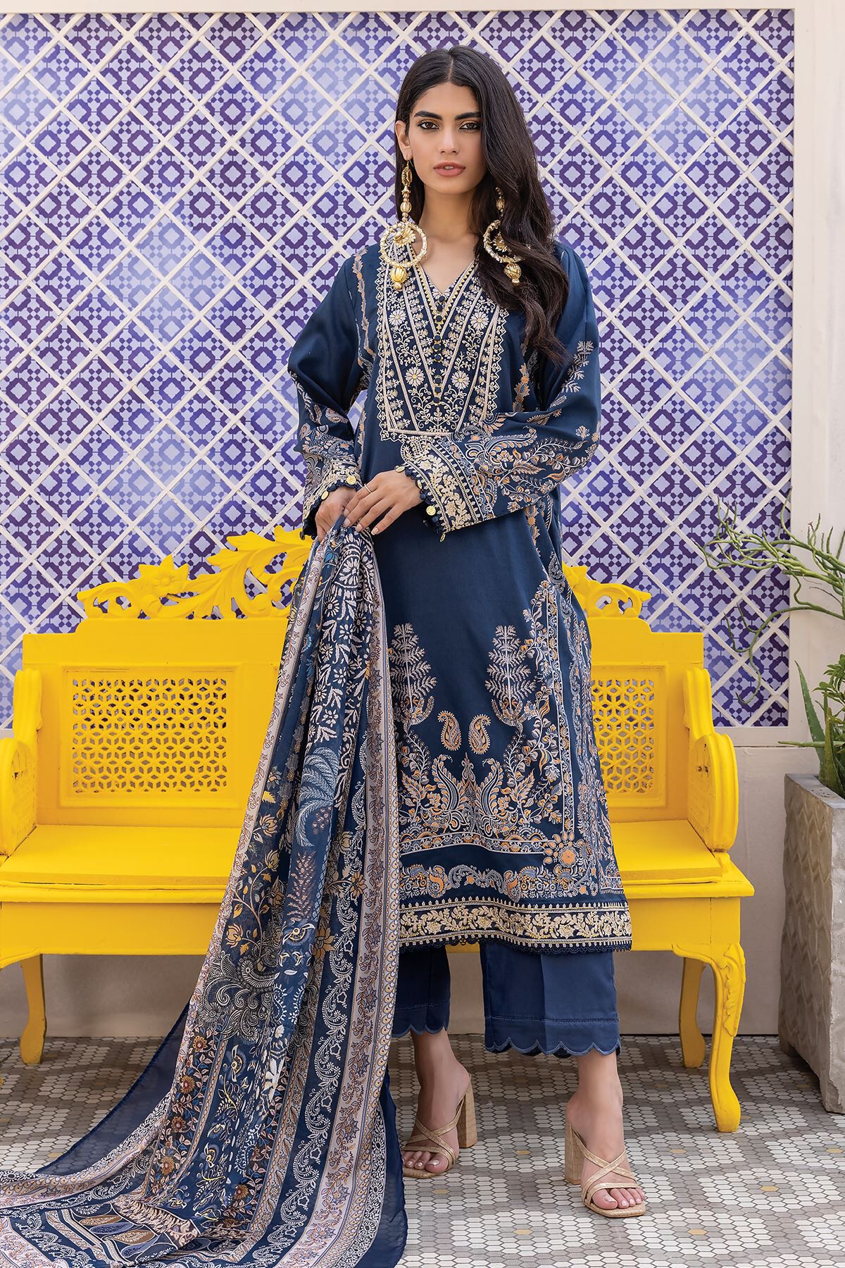 Unstitched Fabrics Lawn Spring Collection 2 piece suit 3