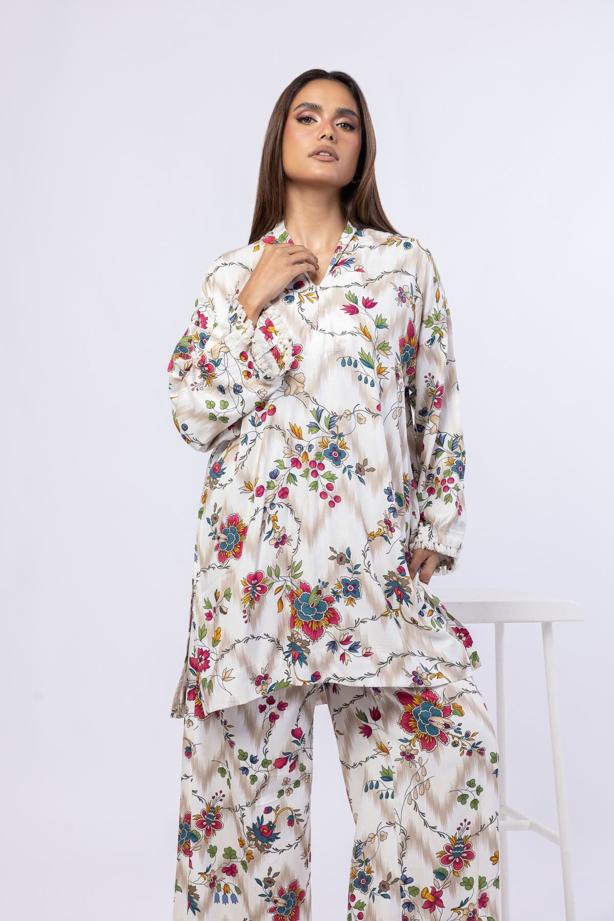 Buy Kurta | 1850.00 PKR | 25-07-7E9-09TA-VG_MULTI | Khaadi Pakistan