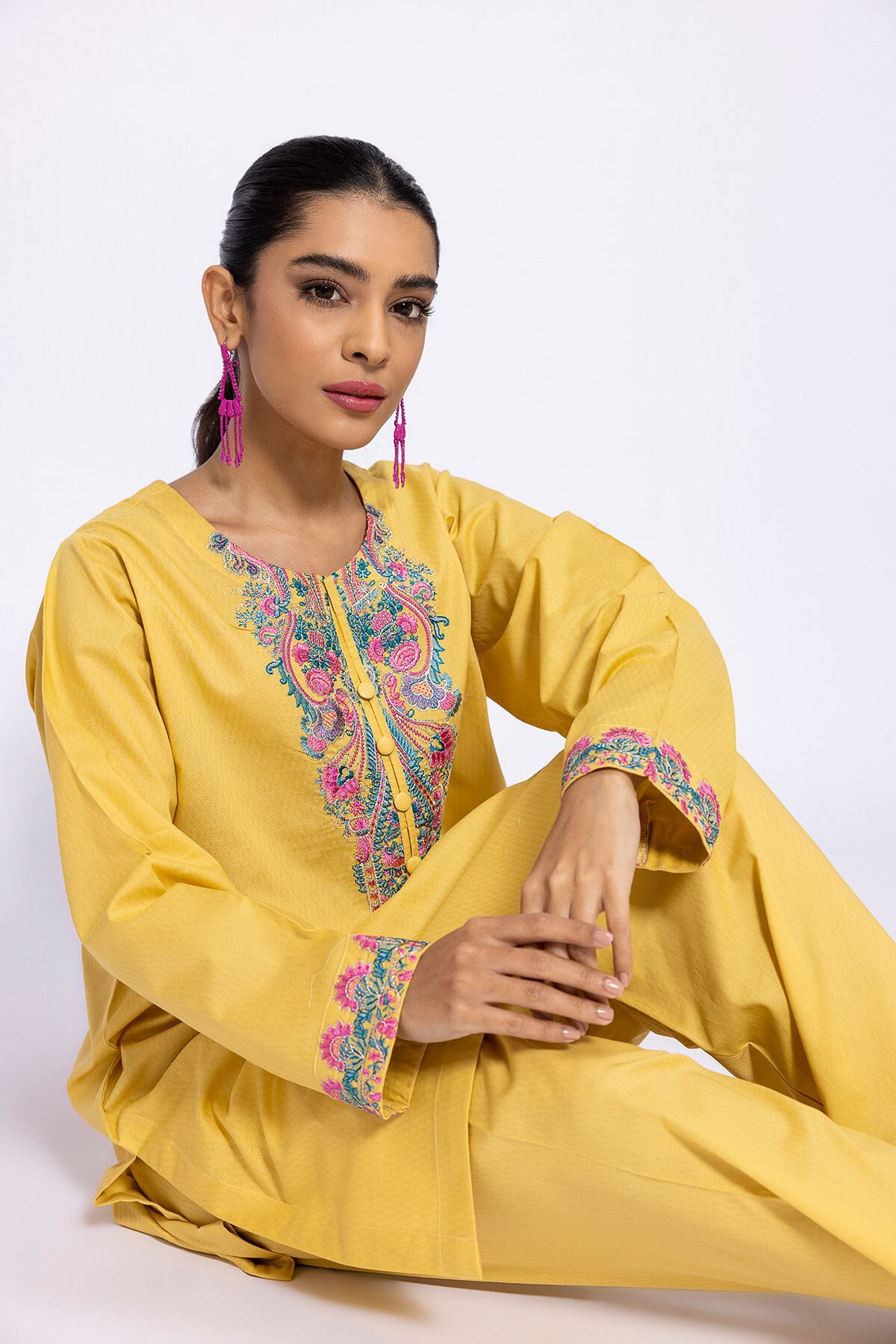 Buy Kurta Embroidered 1047.00 PKR 1001764023 Khaadi Pakistan