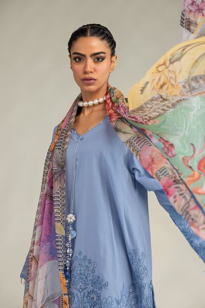 Embroidered Mesuri Mesuri Floral Dupatta
