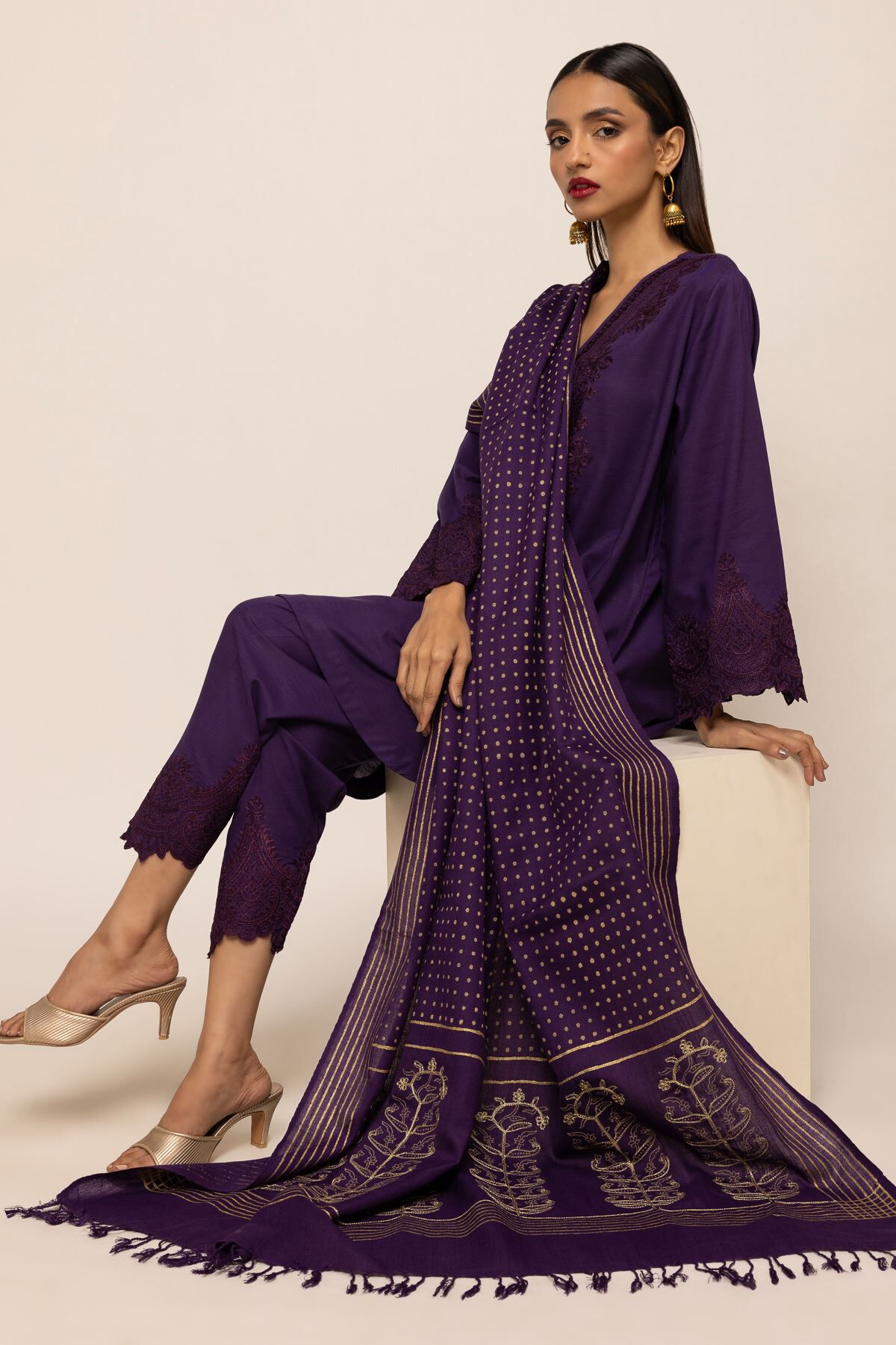 Buy Shawl Embroidered 3493.00 PKR 1001786880 Khaadi Pakistan