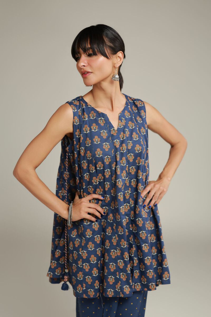 Floral Sleeveless Kurta