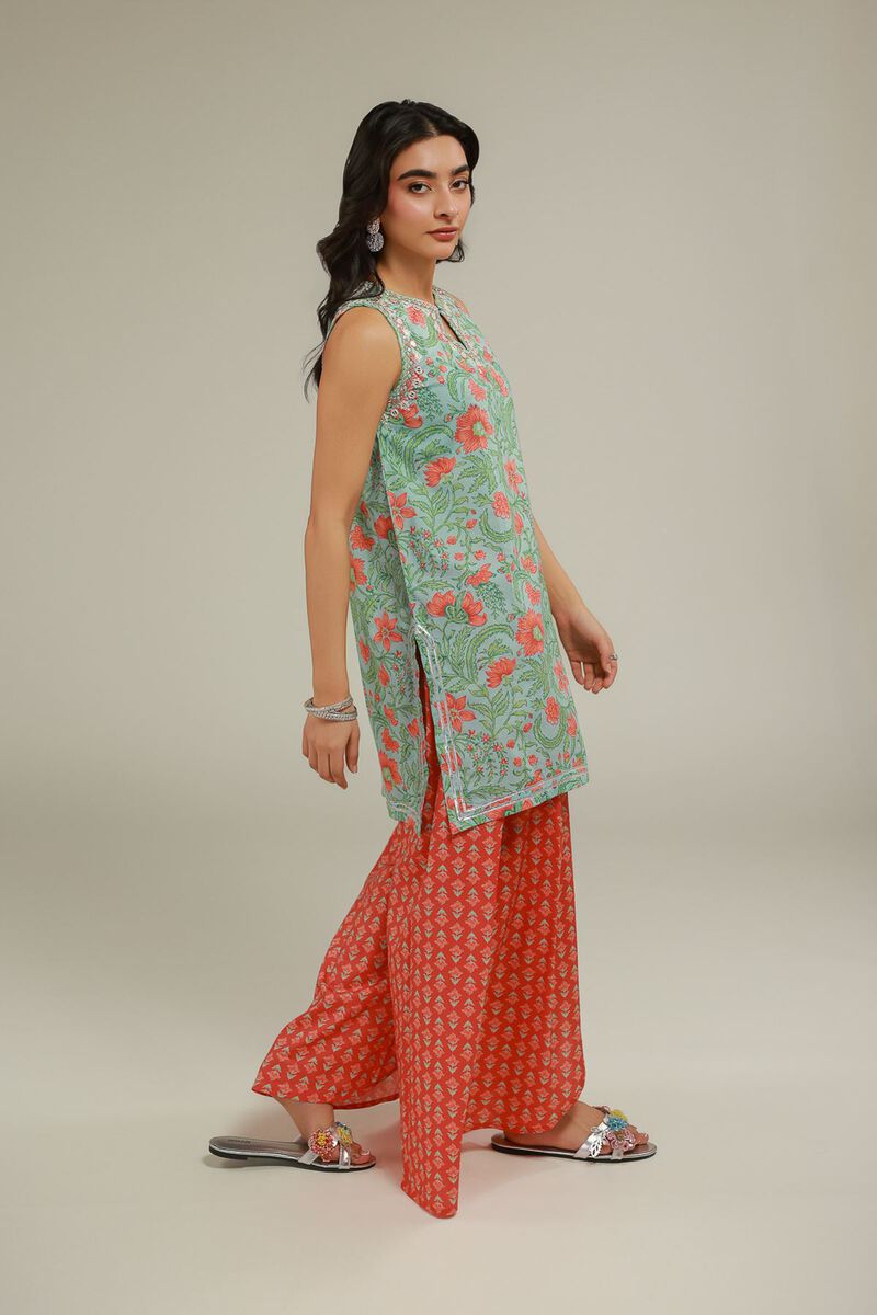 Floral Sleeveless Kurta