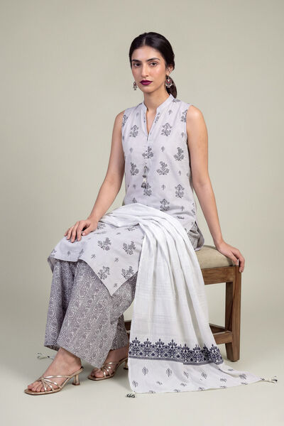 Embroidered Raw Silk Sleeveless V-Neck Kurta