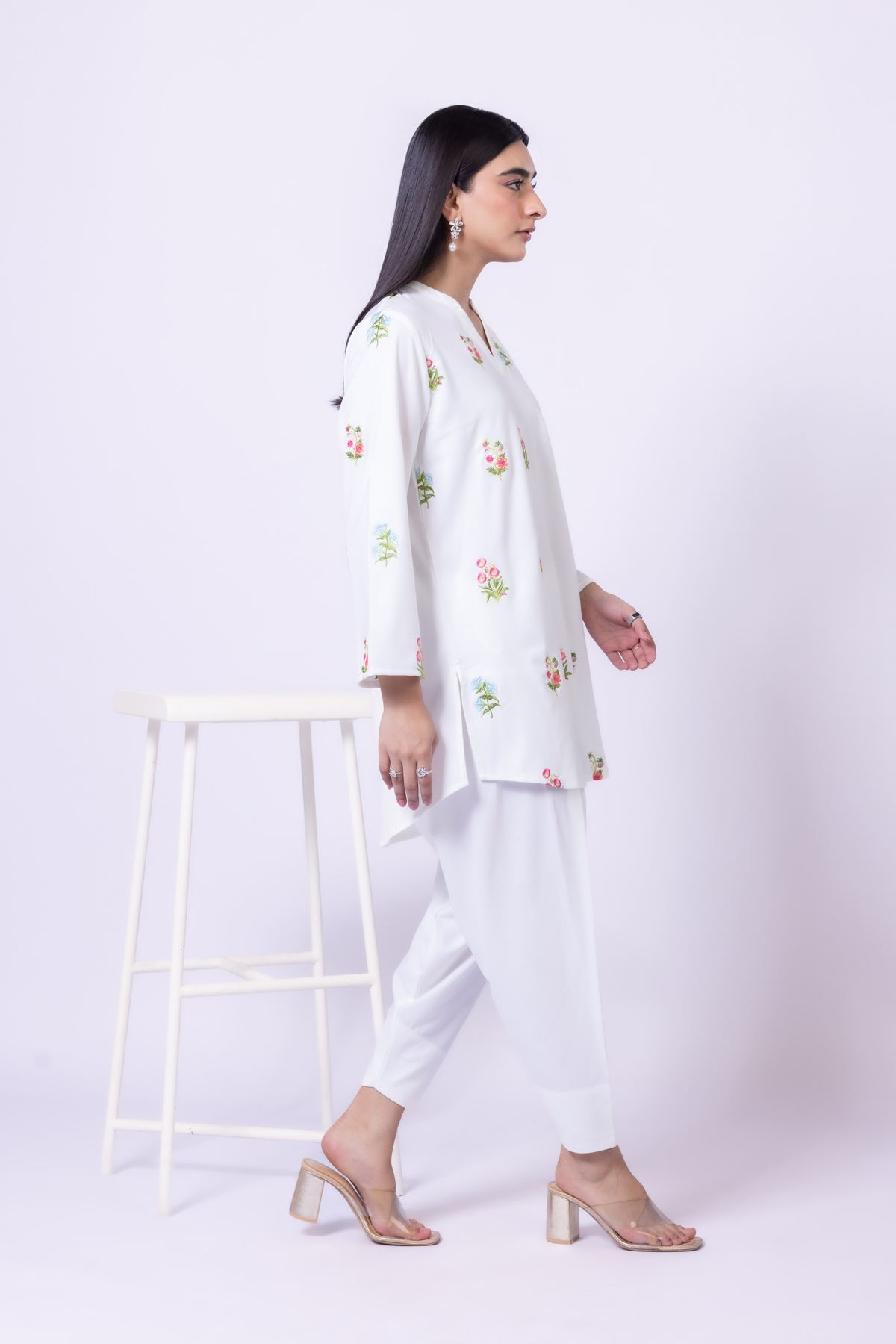 Embroidered Georgette Kurta - 25-09-12E2-01TA-VG
