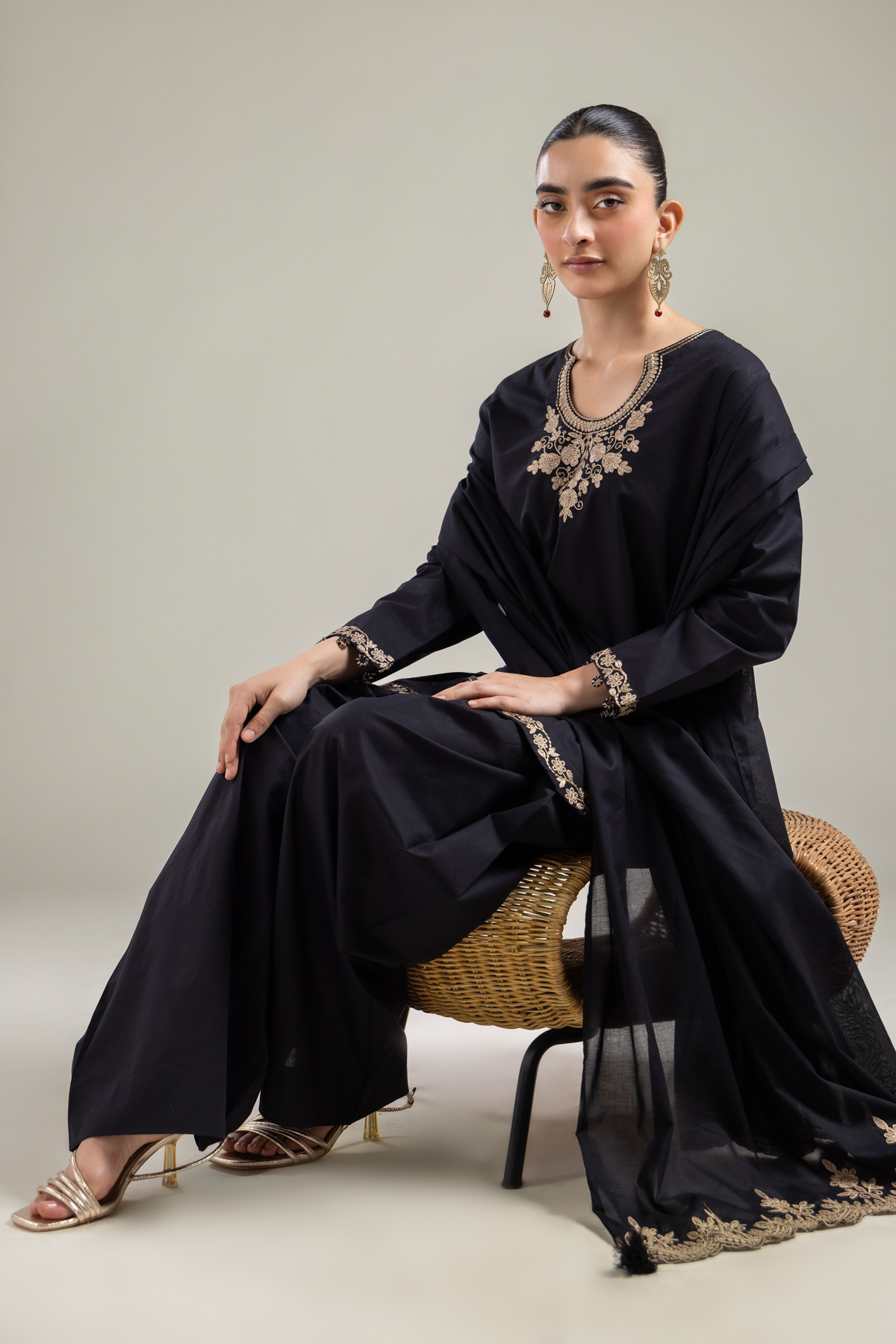 Embroidered Lawn Black Lawn Dupatta - 1-26-121-A-B-VG