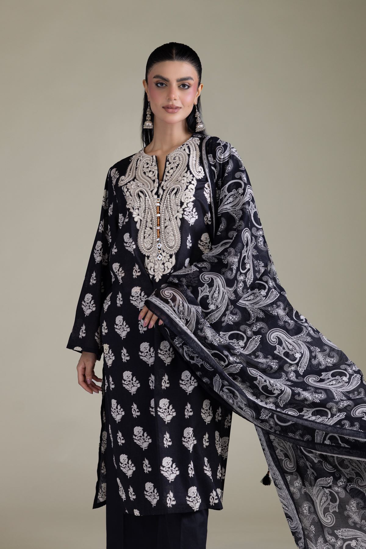 Embroidered Cambric Fabrics 3 Piece - A33-26-204FC1-VG