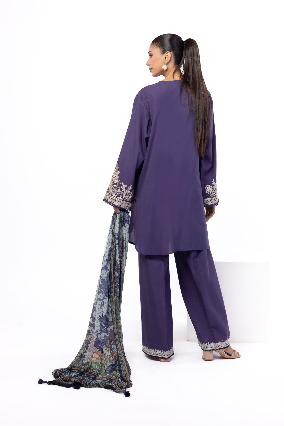 Embroidered Cambric Fabrics 3 Piece - A33-26-104FC1-VG