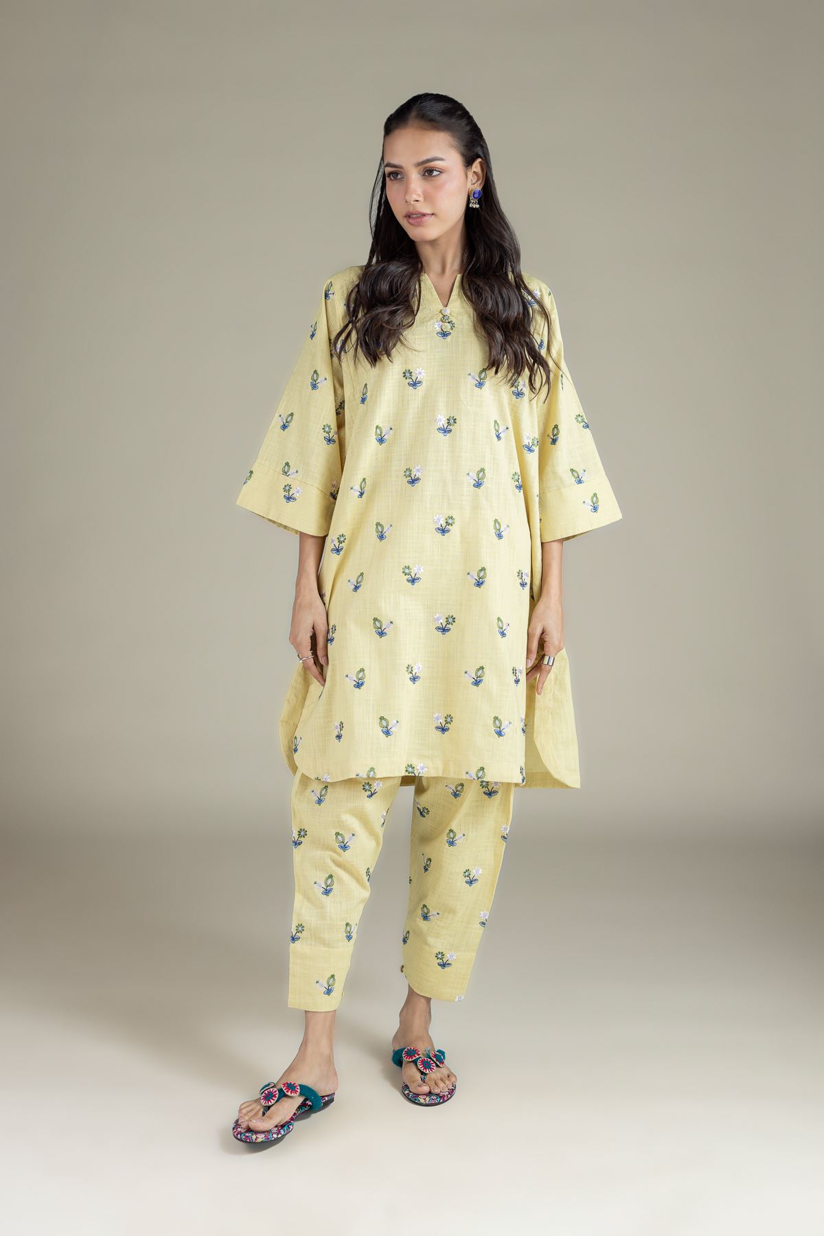 Embroidered Heavy Textured Cotton Kurta - 25-10-11E6-01TA-VG