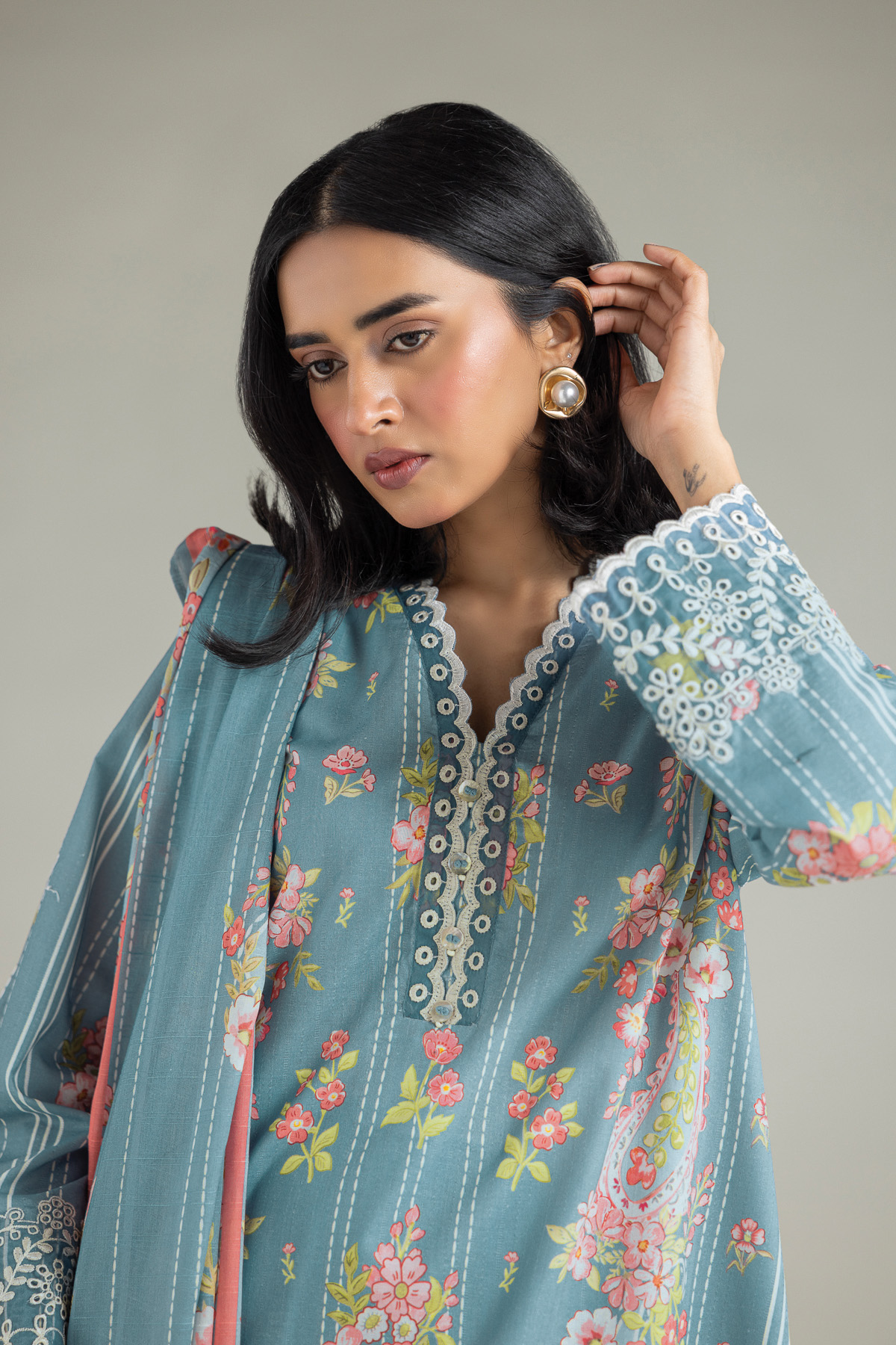 Embroidered Textured Lawn 3-Piece Tailored Lawn - 1-26-118-A-H-VG