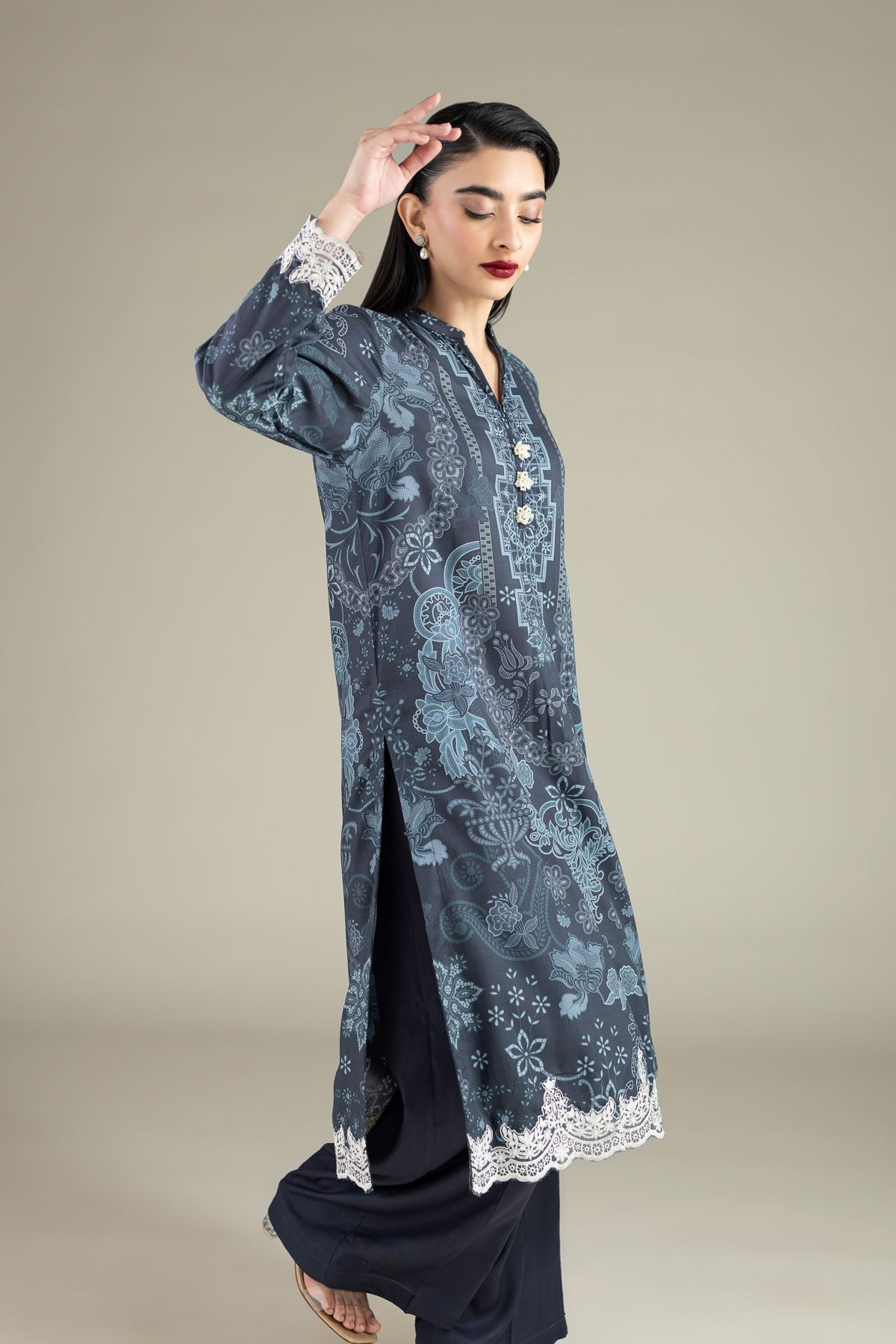 Embroidered Raw Silk Kurta - 25-08-8E7-08BA-VG