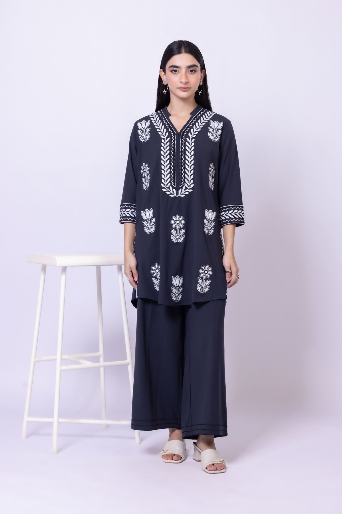 Embroidered Georgette Pants - 25-10-12E4-08BB-VG