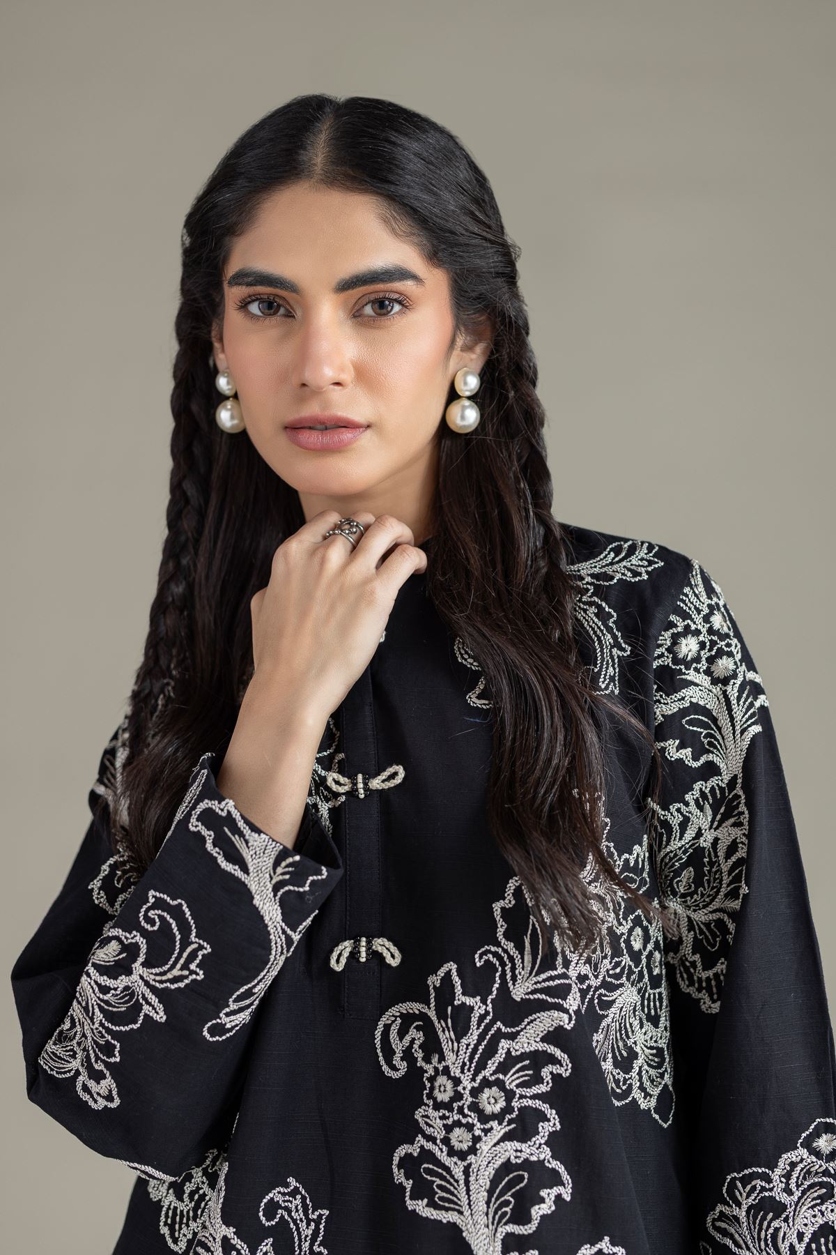 Embroidered Khaddar Kurta - 25-10-12E3-07TA-VG